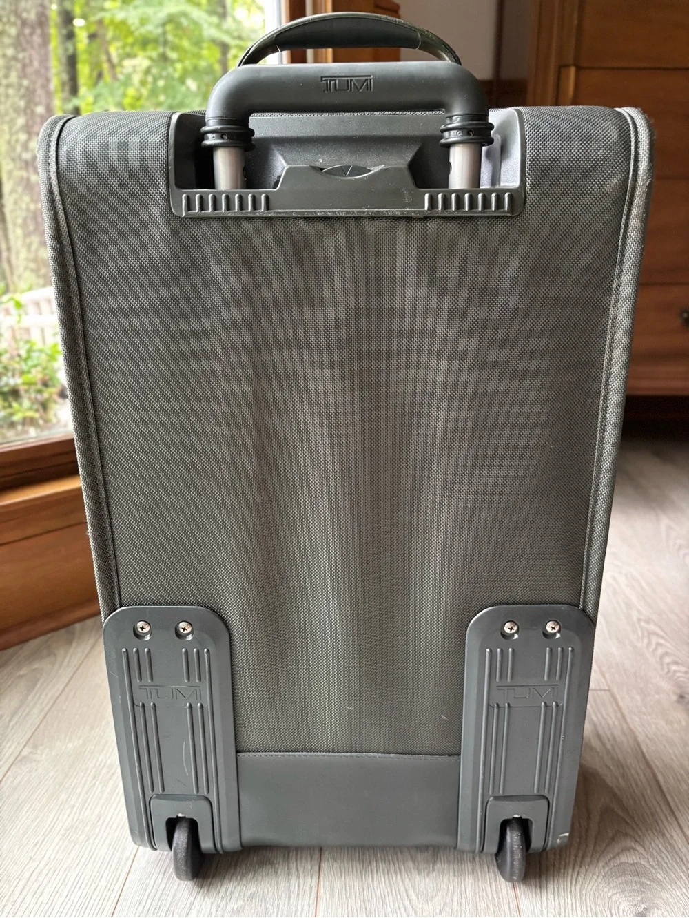 Tumi Alpha Olive Green Ballistic Nylon 2-Wheel Rolling Carry On Suitcase 22”